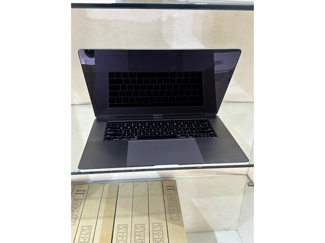 Apple macBook Pro 2016, core i7, 16gb RAM, 512gb SSD. UK Used, availalable for sale. - 1