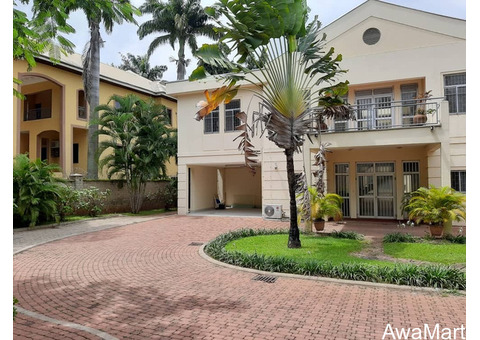 6bdrm Mansion with 4 Living rooms and more at Maitama - CALL 08033558877