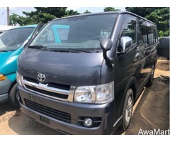 Toyota hiace bus - Image 1