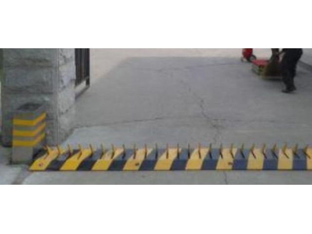 Tyre Killer Traffic Barrier BY HIPHEN SOLUTIONS - 1